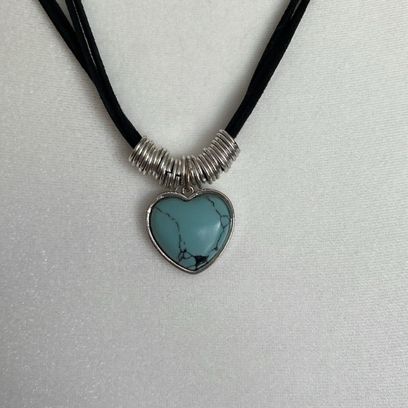 NEW Turquoise Heart Pendant Necklace - Picture 2 of 2